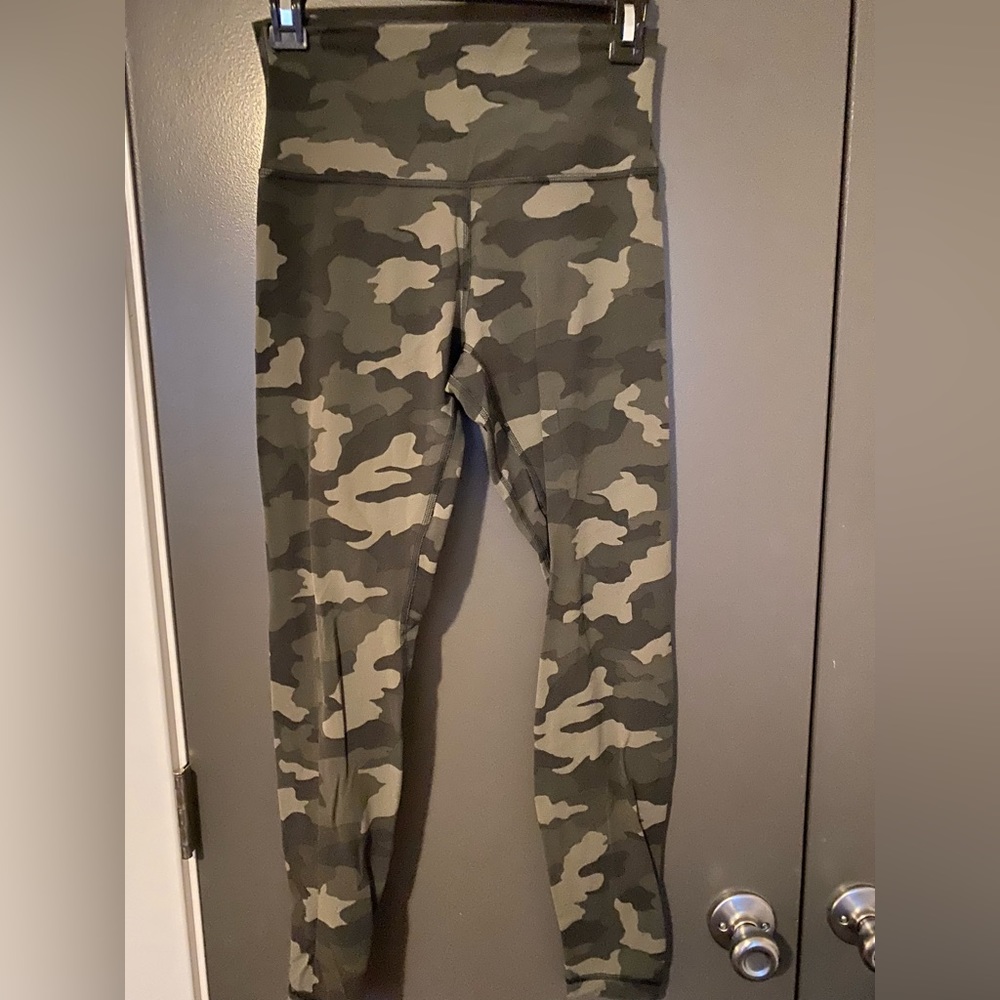 Lululemon Align Leggings Size 6 in Medium Olive Camo